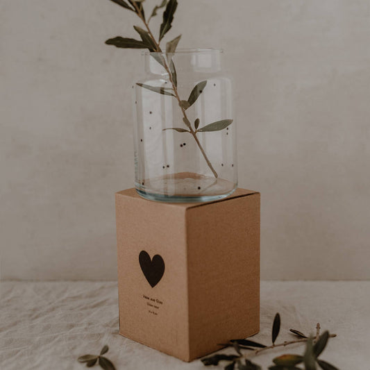 VASE AUS GLAS I PUNKTE I VON EULENSCHNITT