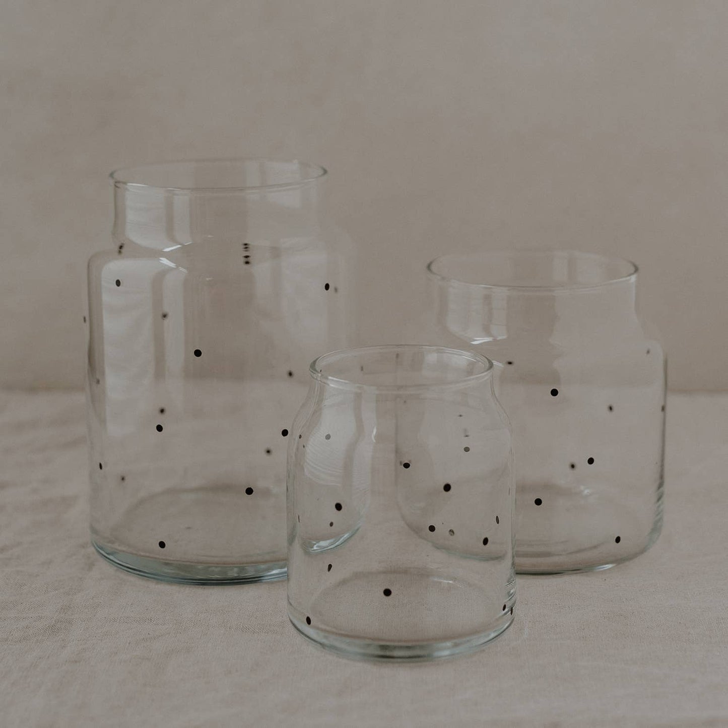 VASE AUS GLAS I PUNKTE I VON EULENSCHNITT