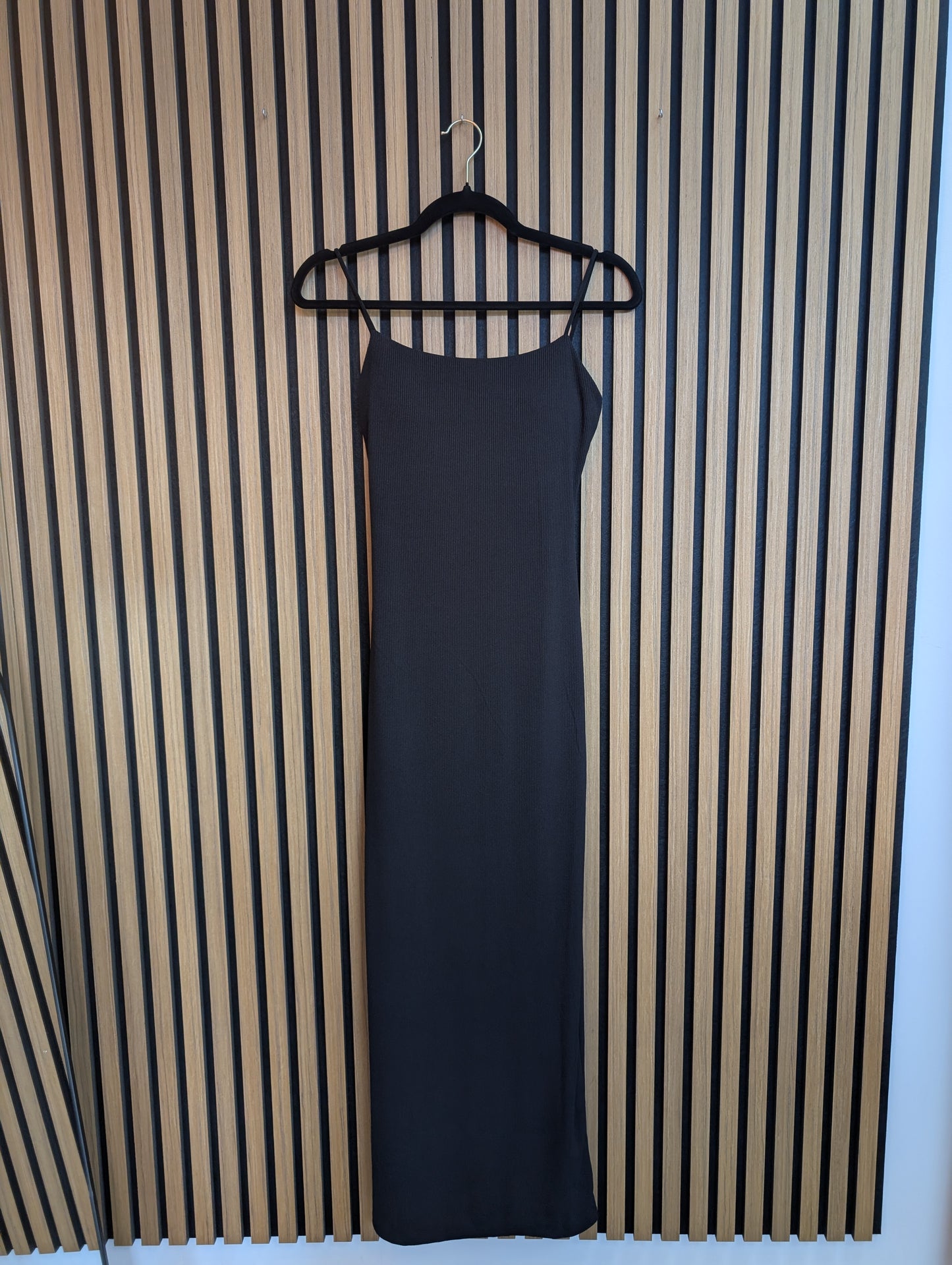 SPAGHETTITRÄGER RIPPKLEID I EINHEITSGRÖßE