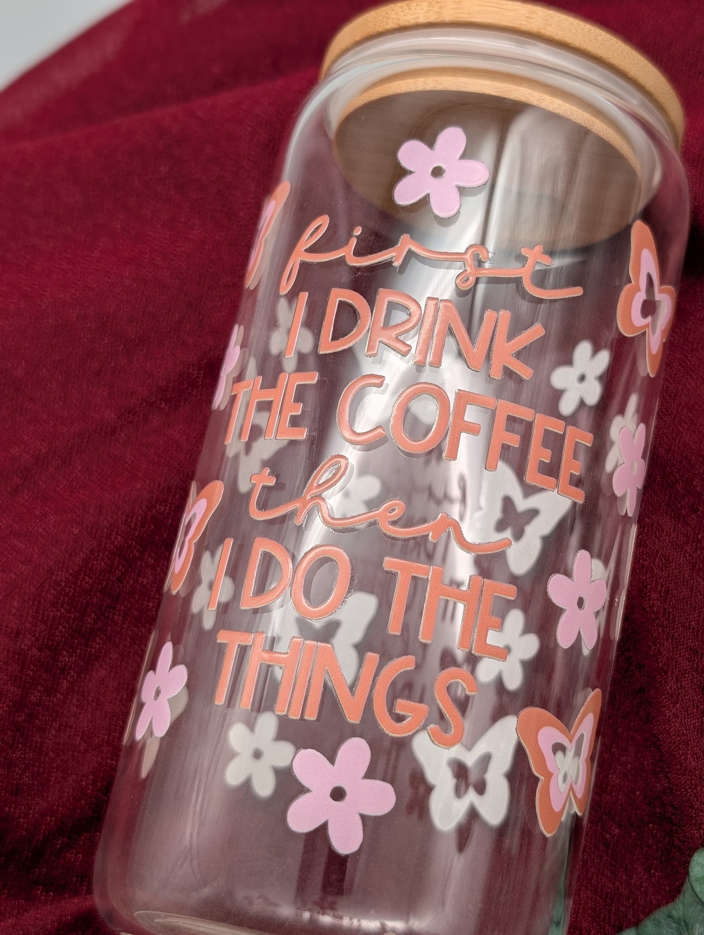 TRINKGLAS I GLASBECHER I MIT DECKEL UND STROHHALM I FIRST I DRINK THE COFFEE
