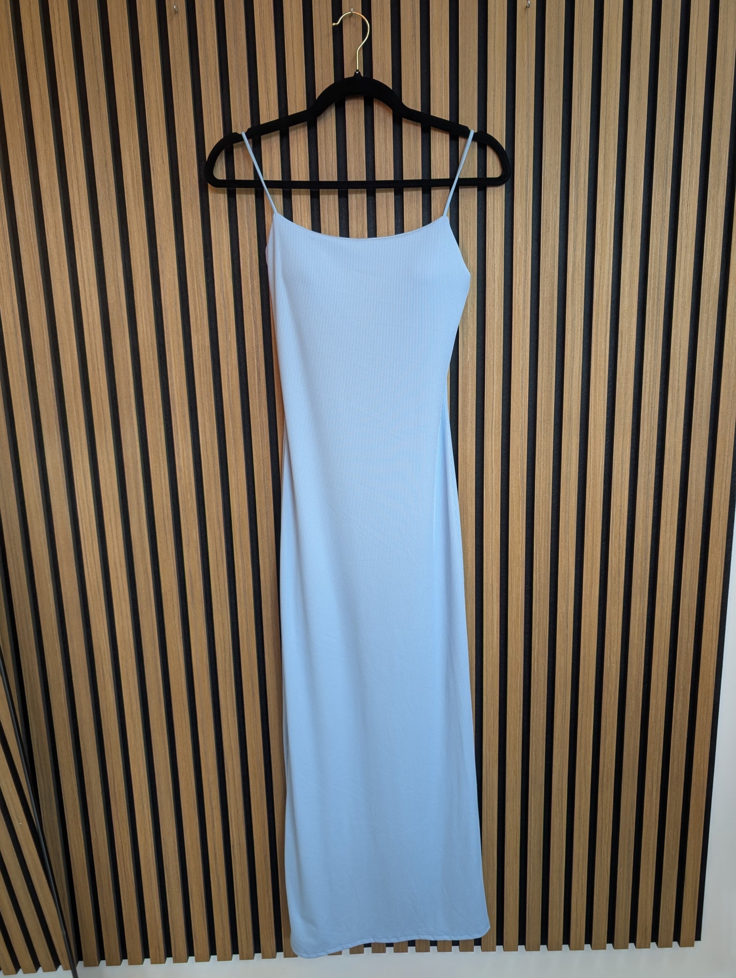 SPAGHETTITRÄGER RIPPKLEID I EINHEITSGRÖßE