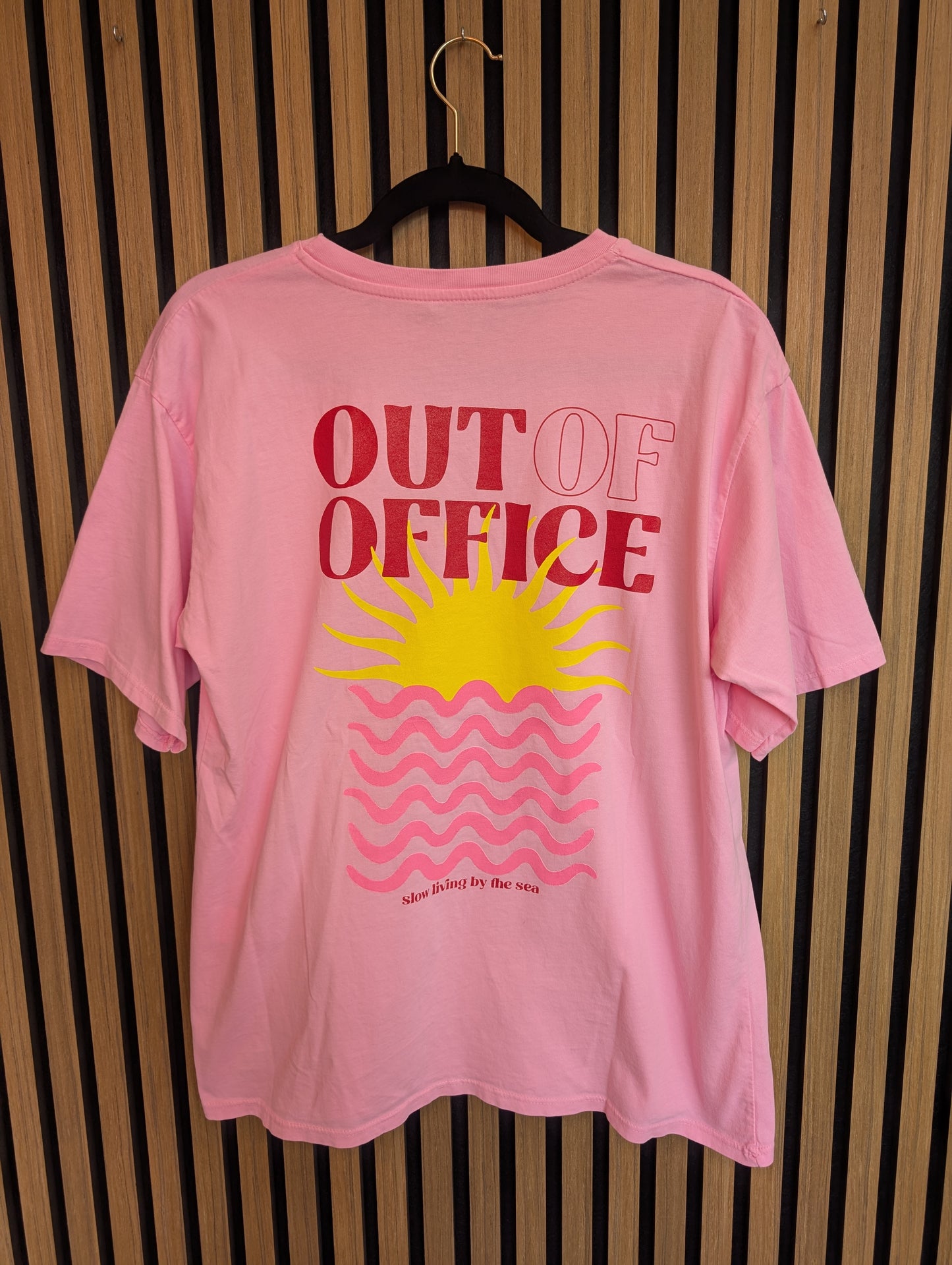 T-SHIRT OUT OF OFFICE I EINHEITSGRÖßE