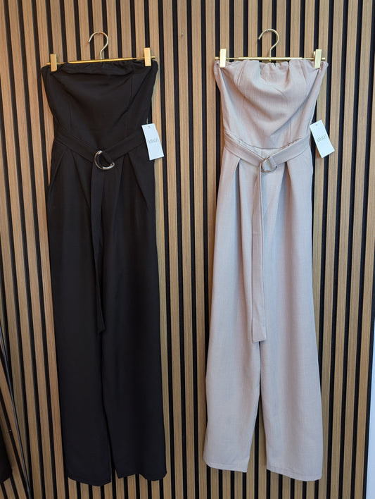 ELEGANTER TRÄGERLOSER JUMPSUIT I EINHEITSGRÖßE