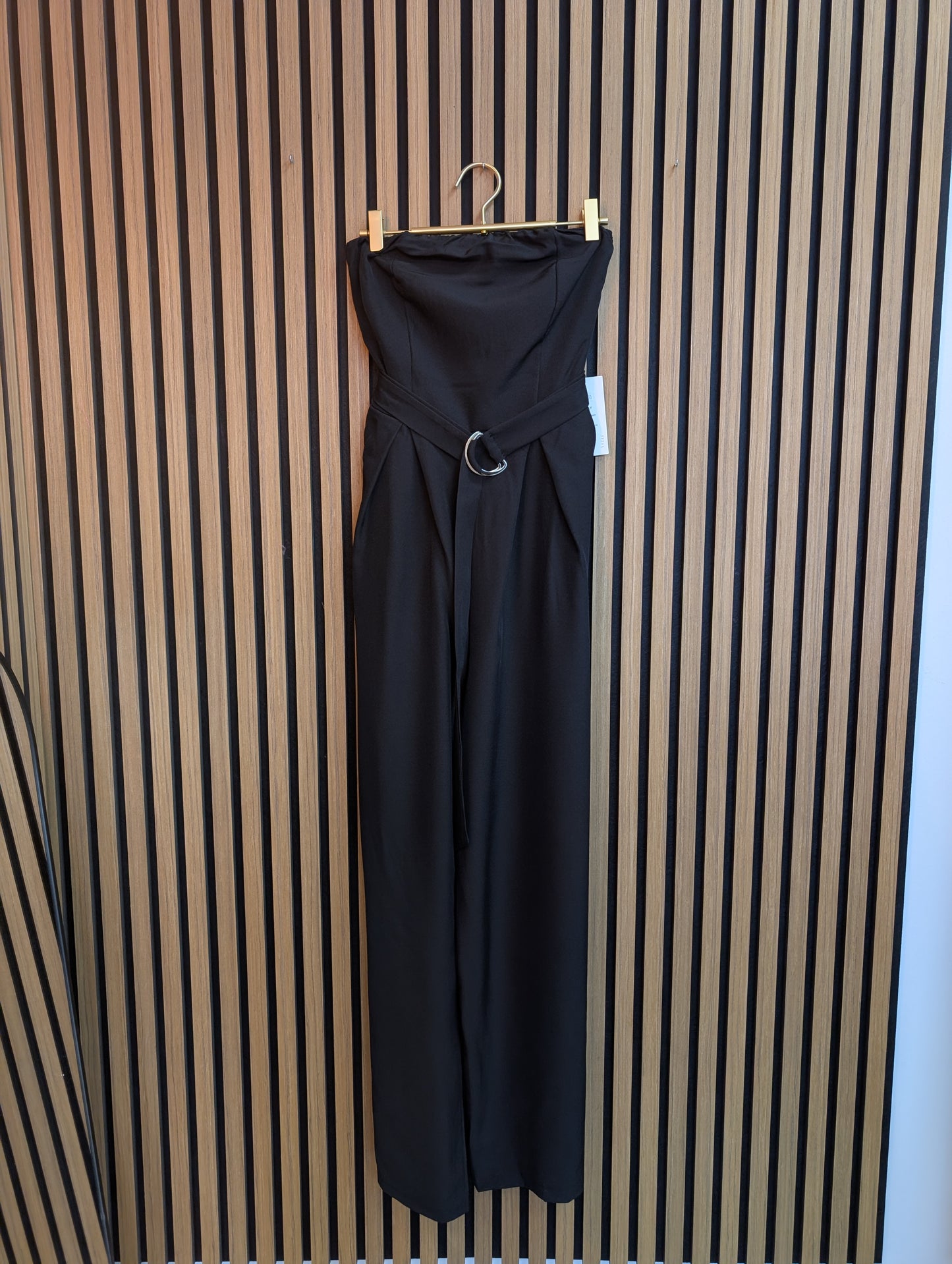 ELEGANTER TRÄGERLOSER JUMPSUIT I EINHEITSGRÖßE
