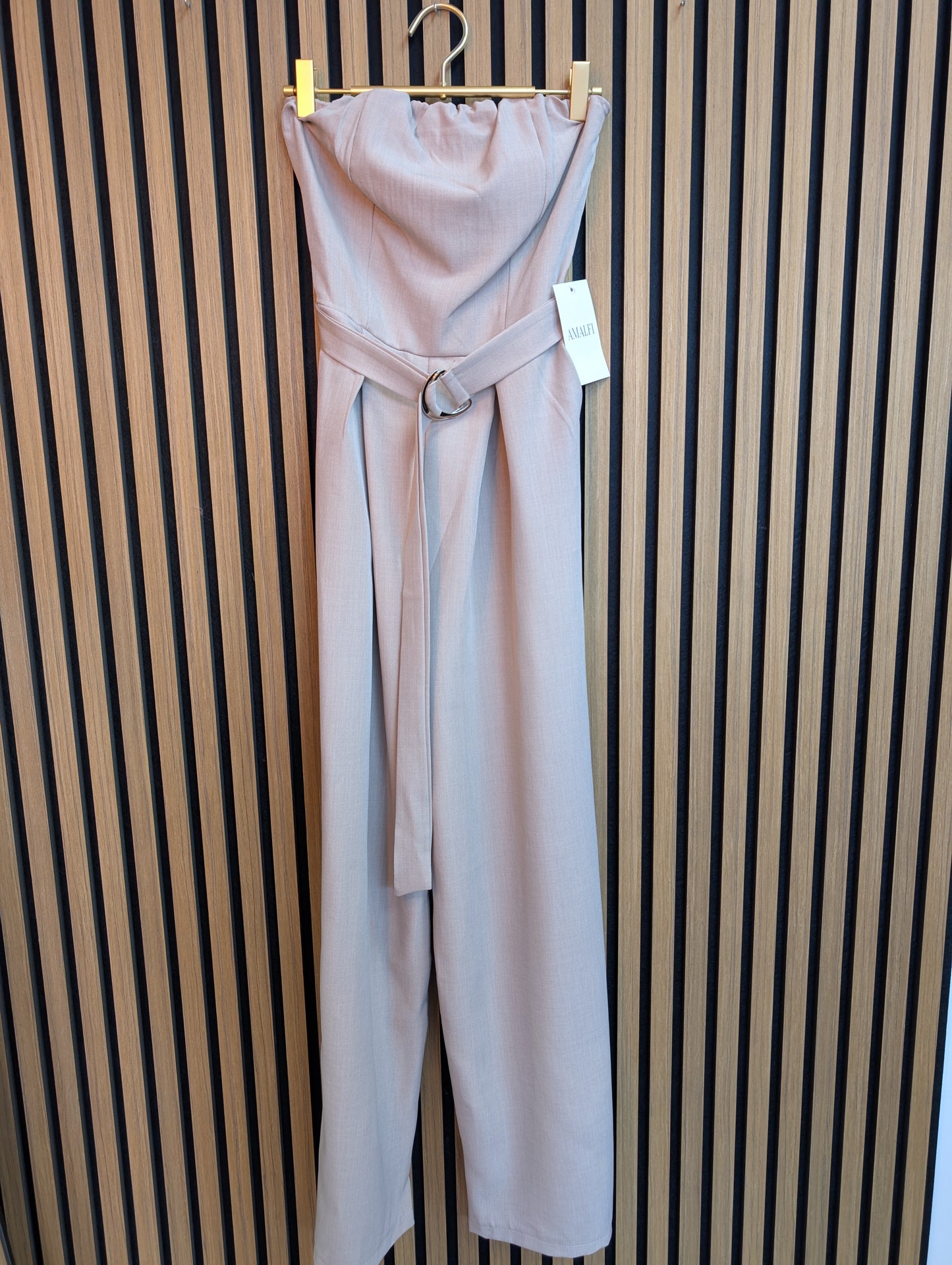 ELEGANTER TRÄGERLOSER JUMPSUIT I EINHEITSGRÖßE