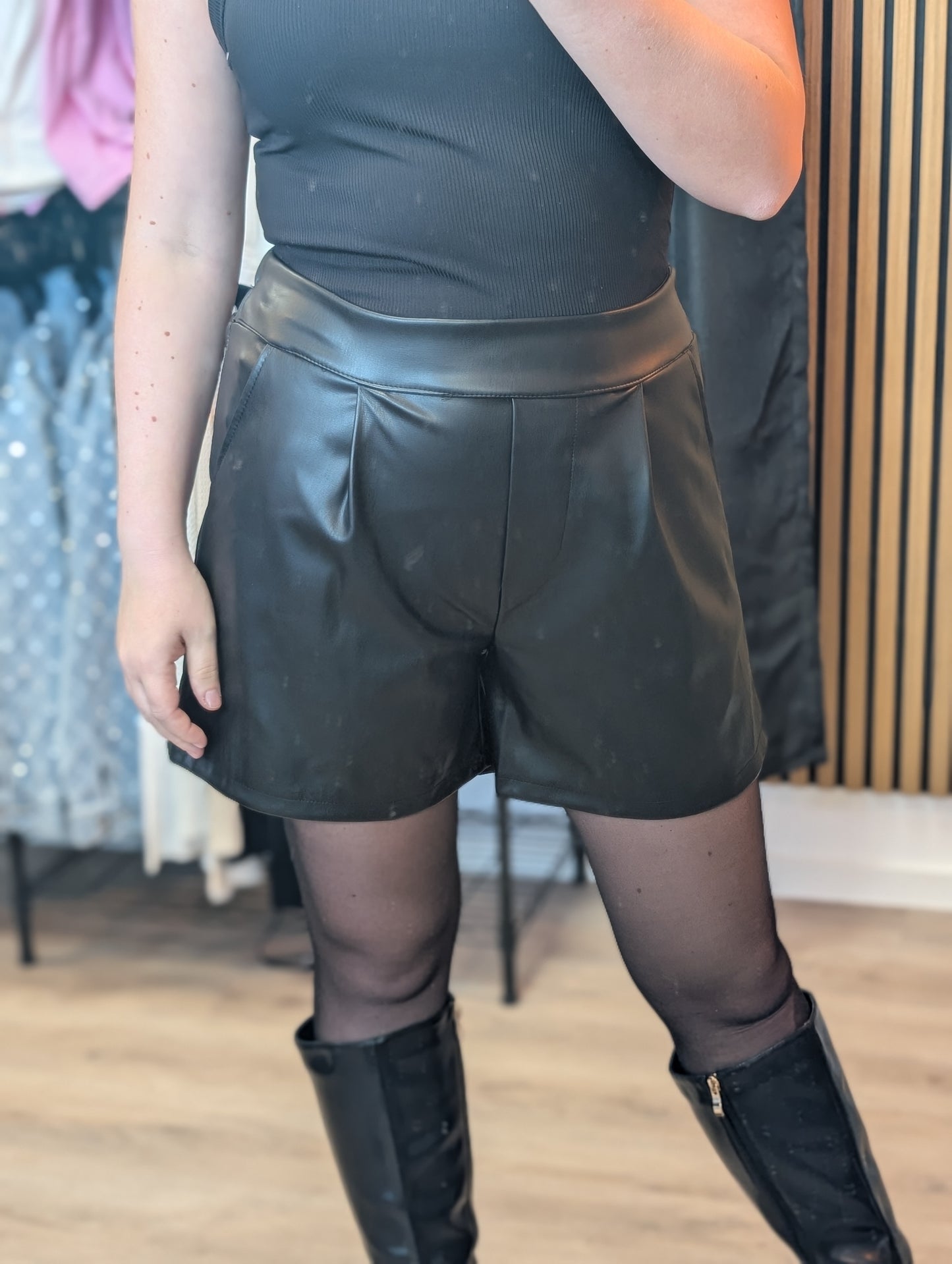 KURZE HOSE "CHIC-FAUX"